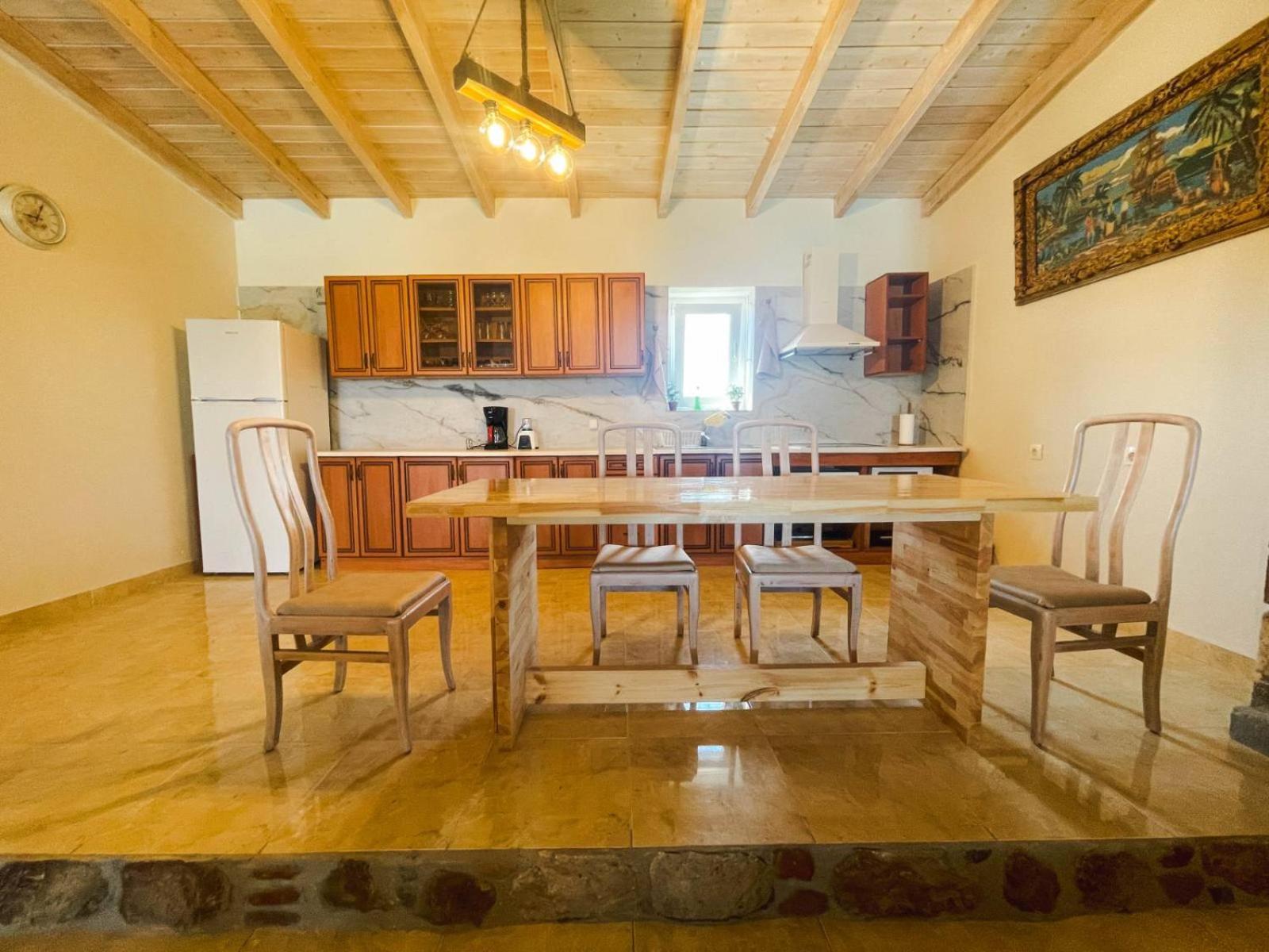 Kenny'S Villa Masztihári Kültér fotó