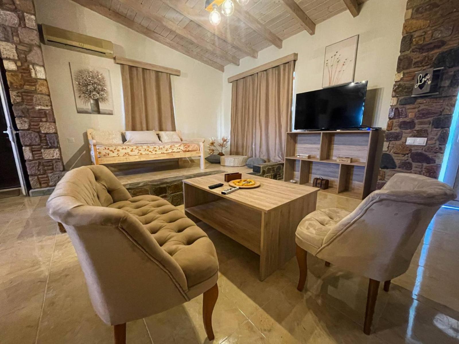 Kenny'S Villa Masztihári Kültér fotó