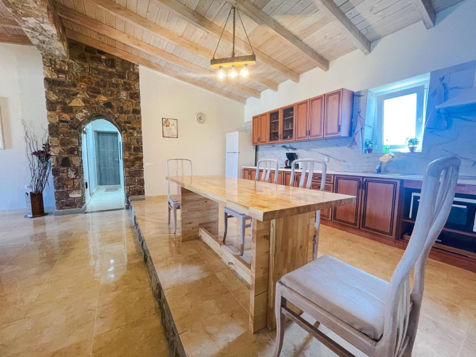 Kenny'S Villa Masztihári Kültér fotó